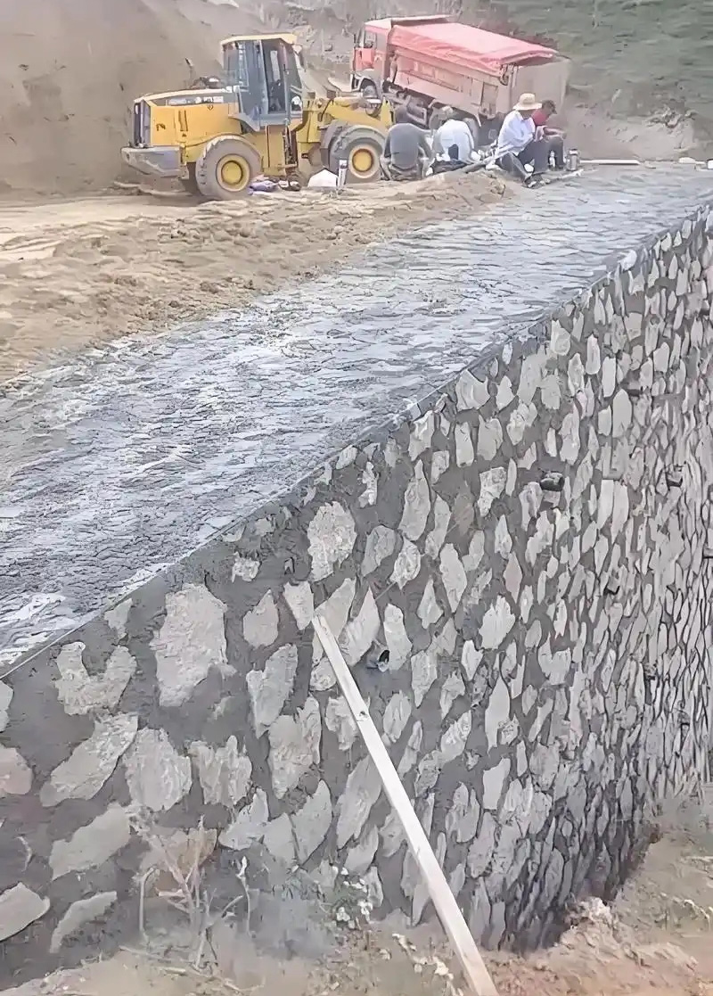 信阳新县边坡加固